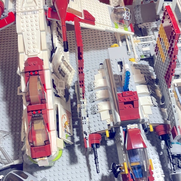Lego 7676 + 8019 - Picture 1 of 2